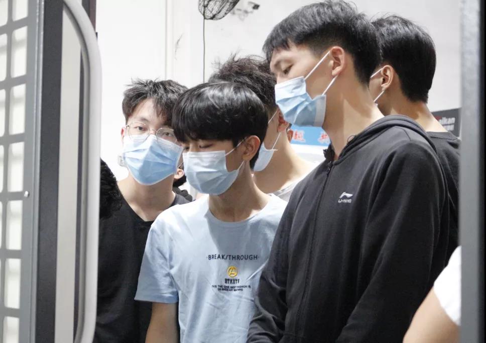 ����ͻ�ƾ�����ѵ